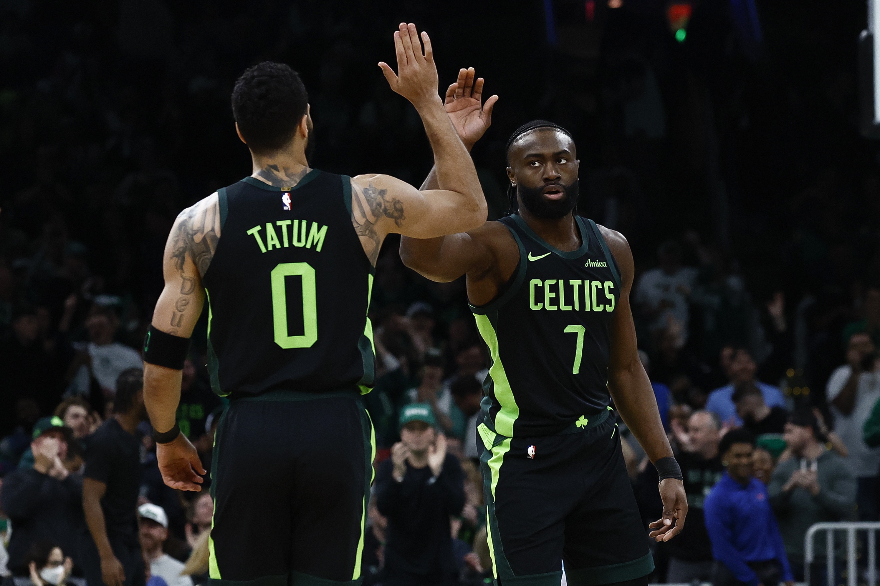 蒂格曝NBA更衣室真相:队友多为同事,双探花关系不似表面