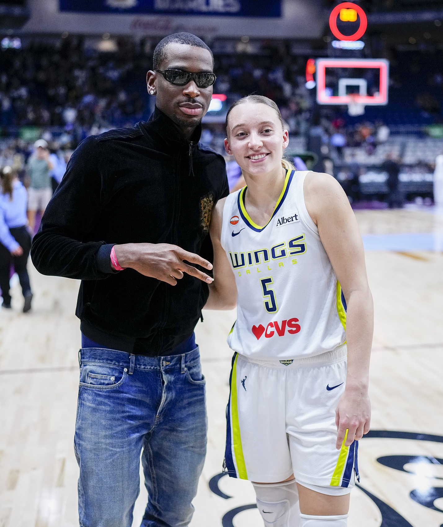 新发型亮相WNBA,亚历山大见证节奏主场76-89负飞翼 新发型亮相WNBA,亚历山大见证节奏主场76-89负飞翼