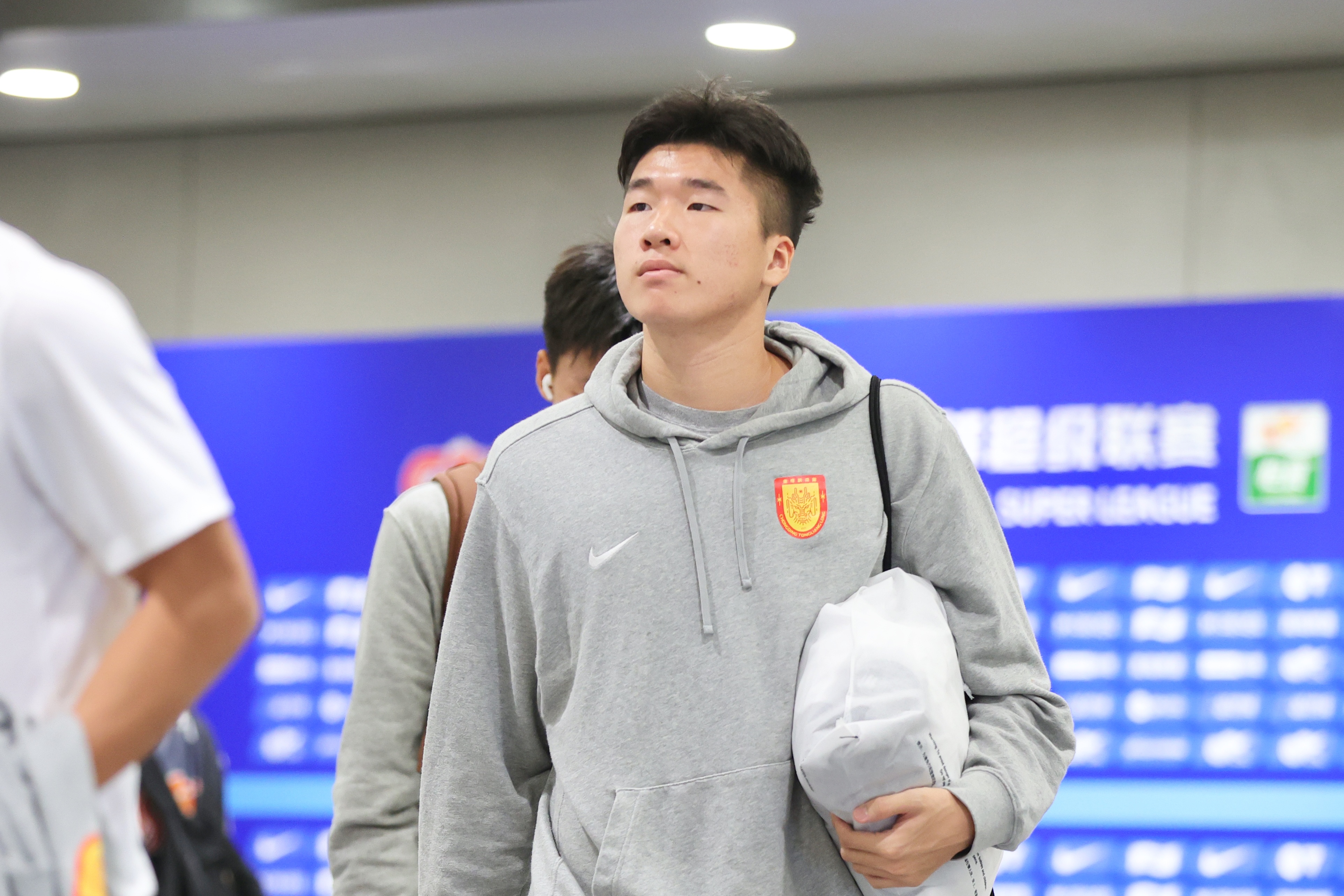 岳瑞杰12次解围创纪录,18岁233天成中超最年轻10+解围球员
