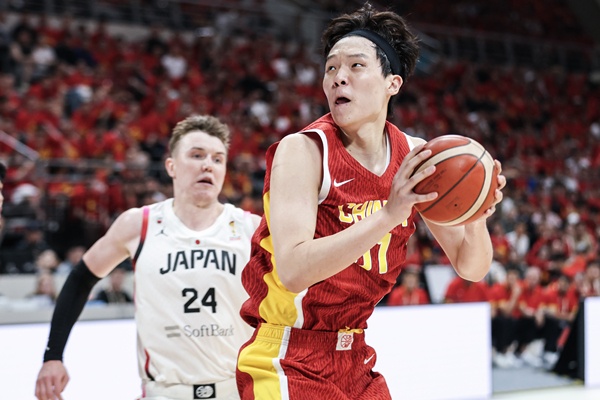 杨瀚森因疲劳湿疹缺席夏联次战 解说披露经济舱奔波细节