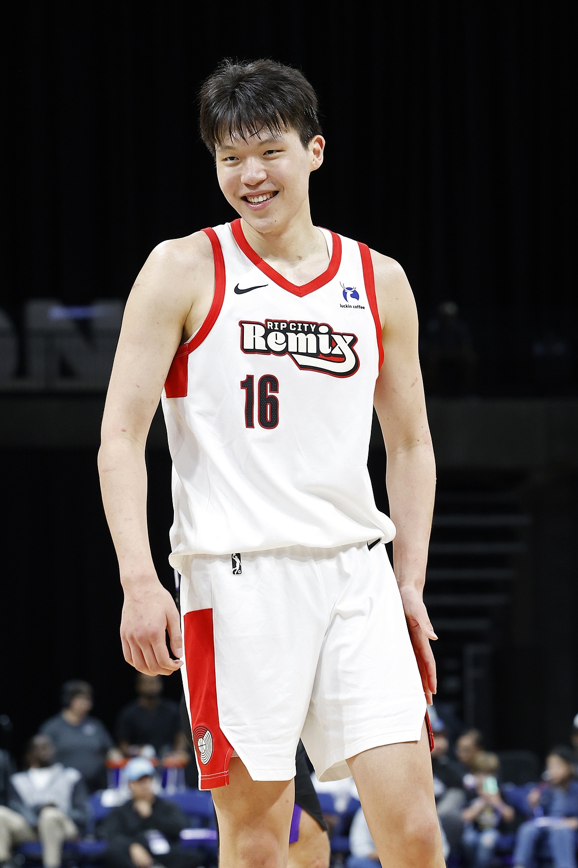 杨瀚森英语能力进阶：去年11月起录像会议无需翻译