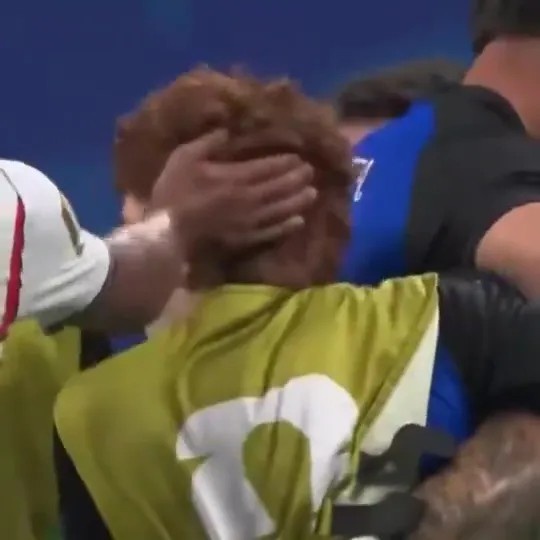 贝林厄姆赛后拍击巴尔科后脑 可能遭FIFA追加禁赛 贝林厄姆赛后拍击巴尔科后脑 可能遭FIFA追加禁赛
