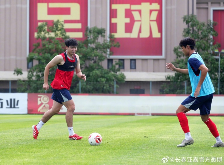 亚泰半程收官战迎无锡吴钩 阎峰:抢三分奠基础 亚泰半程收官战迎无锡吴钩 阎峰:抢三分奠基础