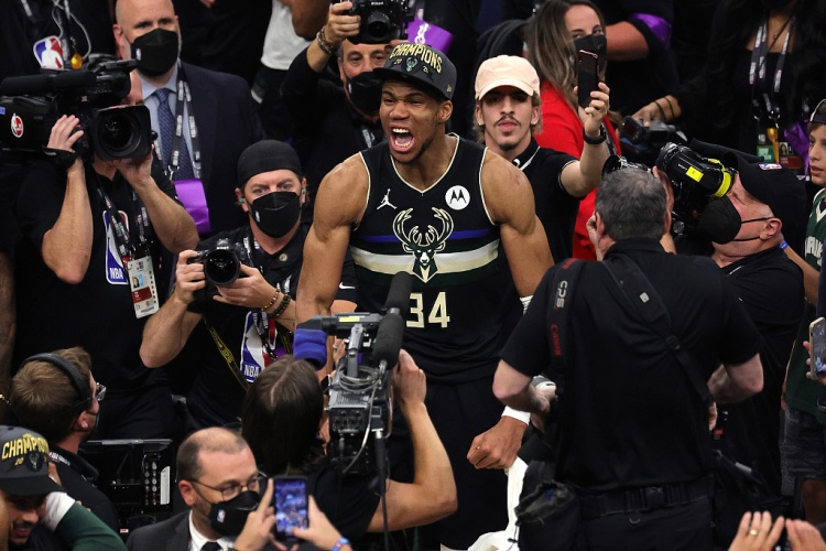 布伦森连夺三奖创历史 成第11位获ESPY最佳男运动员的NBA球员