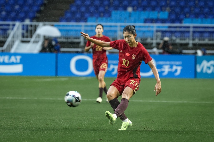 王妍雯结束两年法甲留洋,回归北京女足穿10号