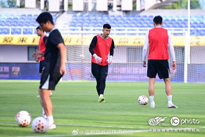 阿洛伊西:把握机会成蓉城生死线,锋线冲击力考验防守部署 阿洛伊西:把握机会成蓉城生死线,锋线冲击力考验防守部署
