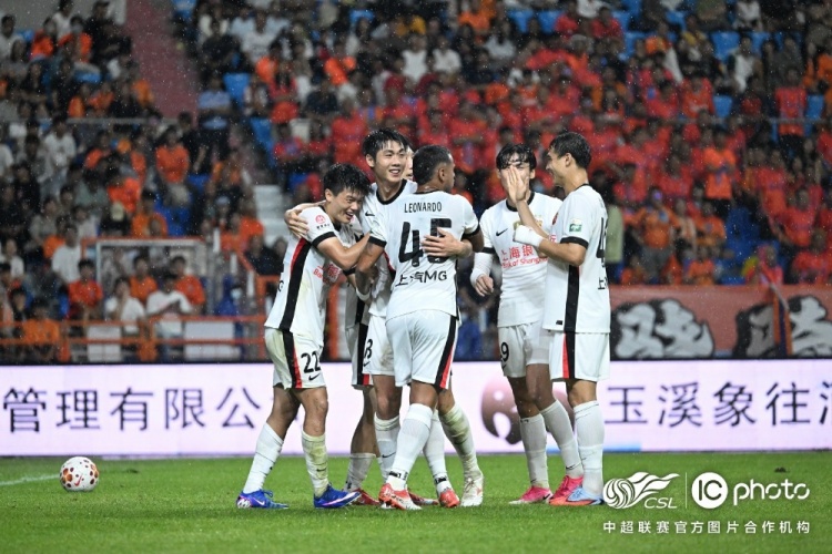 双球争议+越位无效，海港客场2-2遭云南玉昆逼平