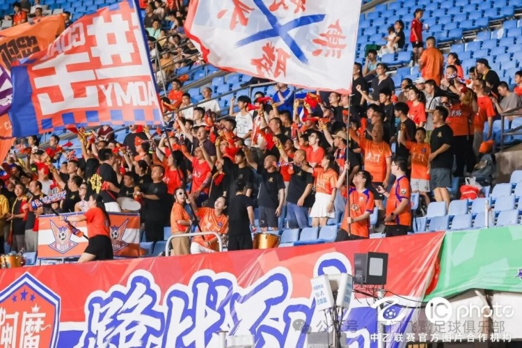 厦门飞鹭主场0-0闷平赣州瑞狮,近6轮仅1胜 厦门飞鹭主场0-0闷平赣州瑞狮,近6轮仅1胜