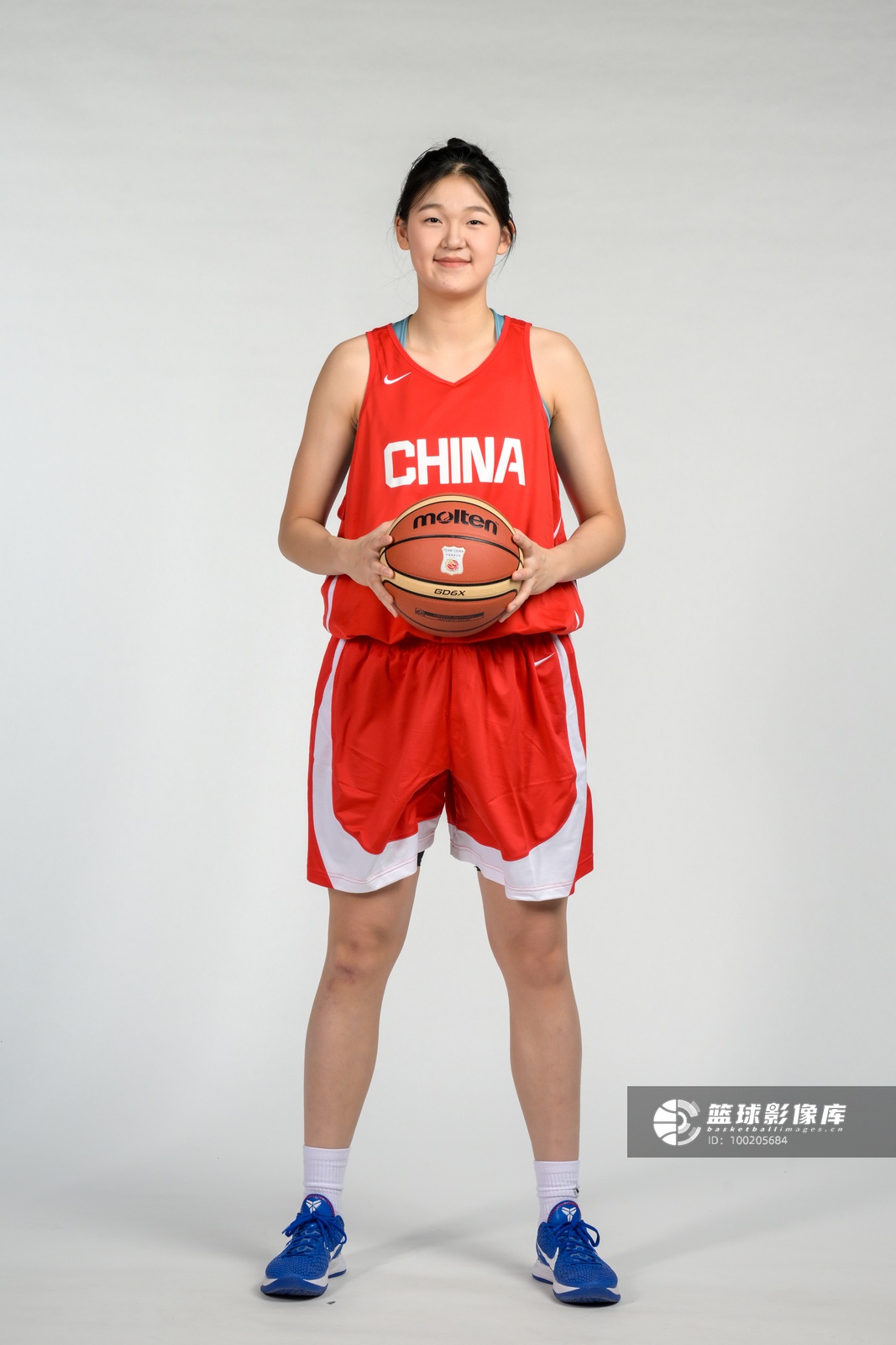 媒体人评孙晗昀：190持球型前锋，脚步达2号位标准