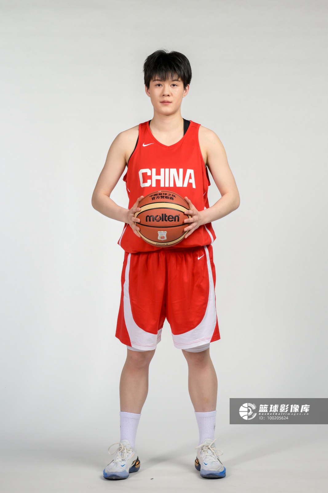 贾驭28分钟7中4得9分2助零失误 中国U17女篮73-71险胜斯洛文尼亚