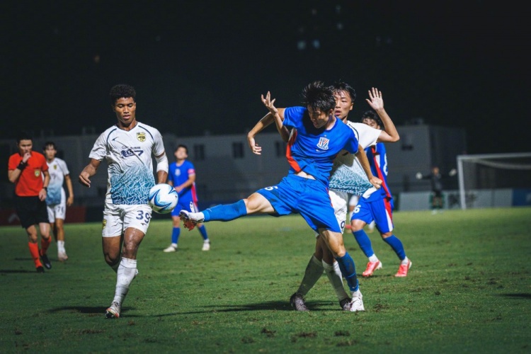 赵舒奕角球头球绝杀 申花U20主场1-0险胜广州豹 赵舒奕角球头球绝杀 申花U20主场1-0险胜广州豹