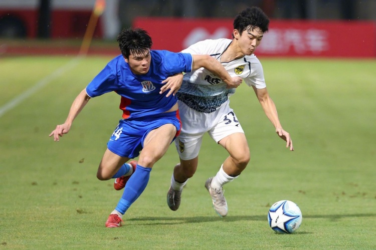 赵舒奕角球头球绝杀 申花U20主场1-0险胜广州豹 赵舒奕角球头球绝杀 申花U20主场1-0险胜广州豹