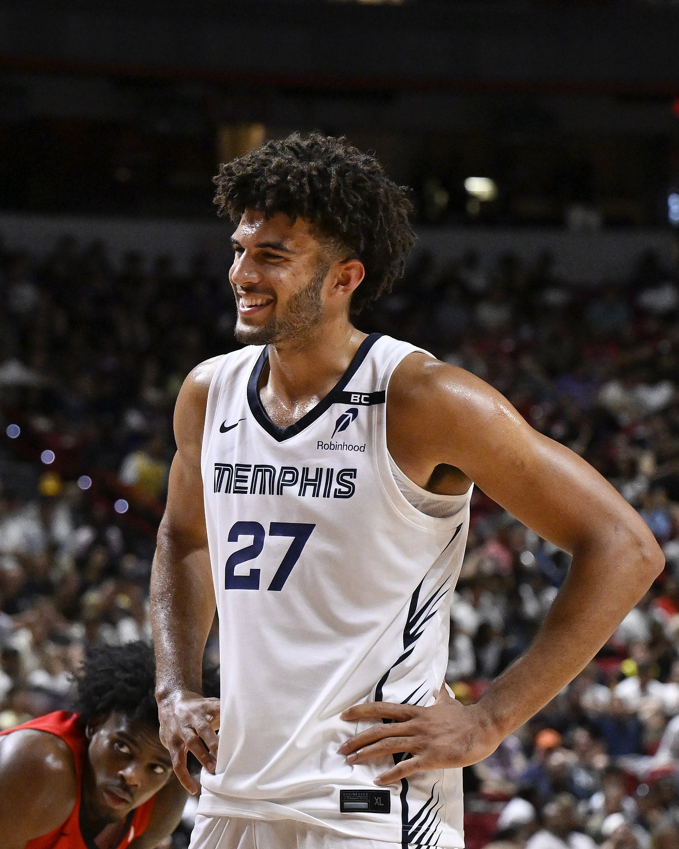 布泽尔稳夺夏联MVP 威尔逊场均23.5分显露全能身手