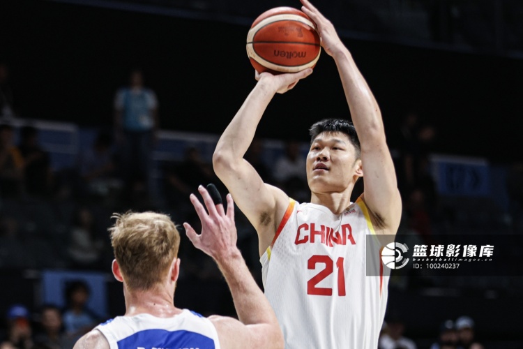 FIBA团结杯开打前中国男篮12人名单出炉 胡金秋崔永熙领衔