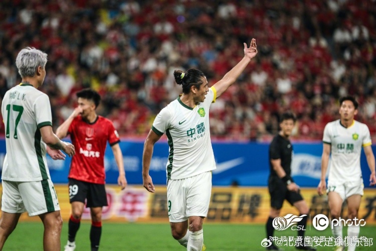 张玉宁梅开二度平队史纪录，国安客场2-2遭蓉城补时绝平