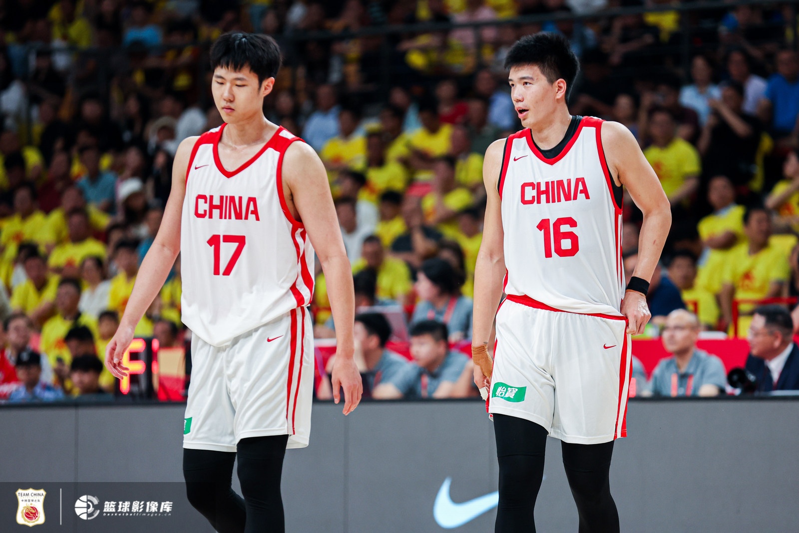 三分24中11命中率45.8% 赵嘉义5中5贺希宁8中4助中国男篮力克喀麦隆