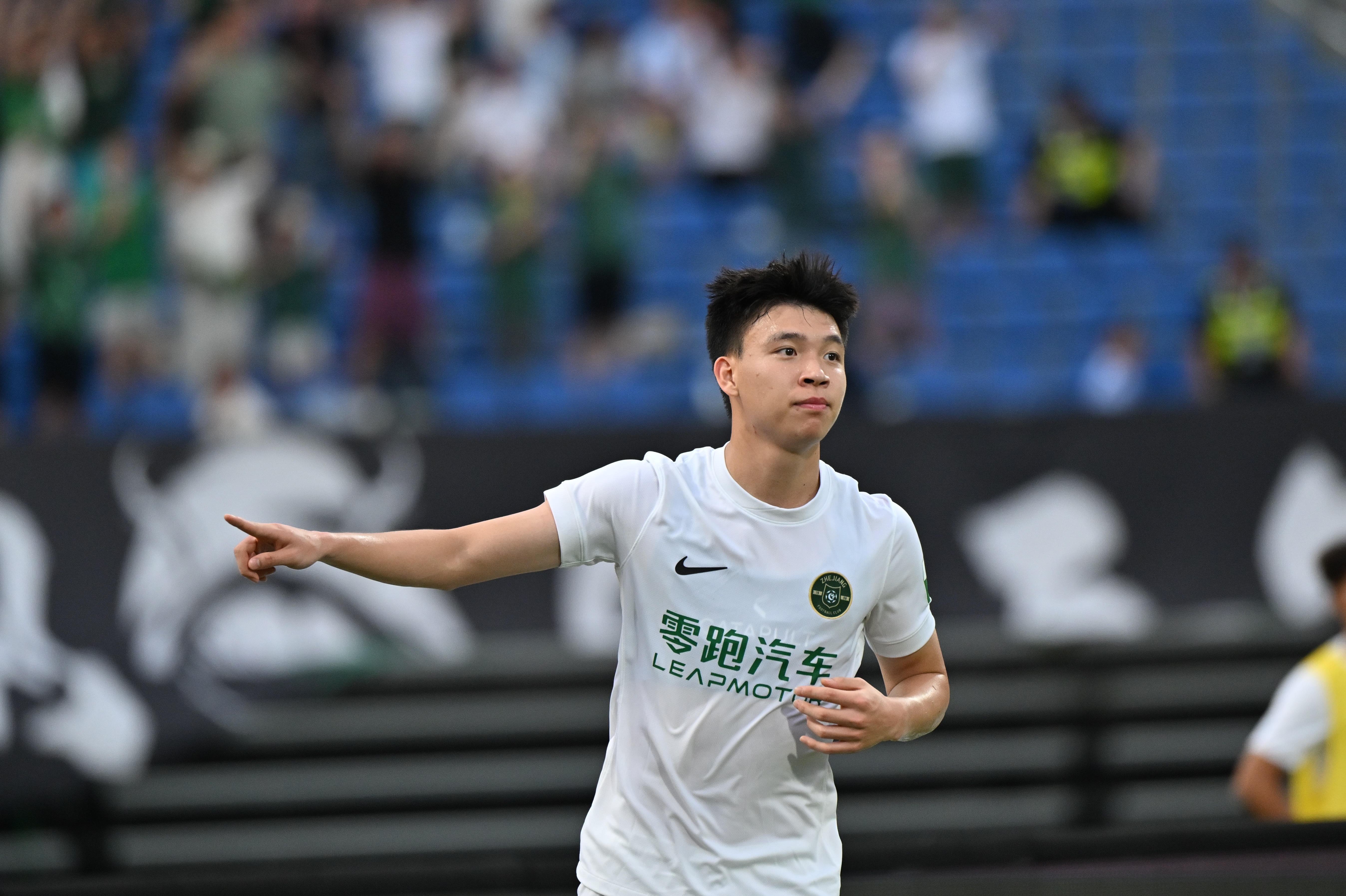 罗斯:王钰栋具备顶级锋线天赋,不会锁死其活动区域