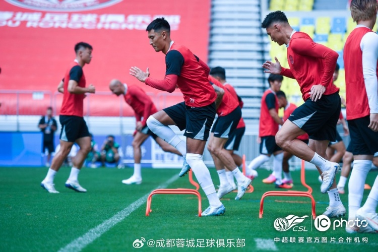 阿洛伊西:西班牙有球进攻与无球防守特别值得学习 阿洛伊西:西班牙有球进攻与无球防守特别值得学习