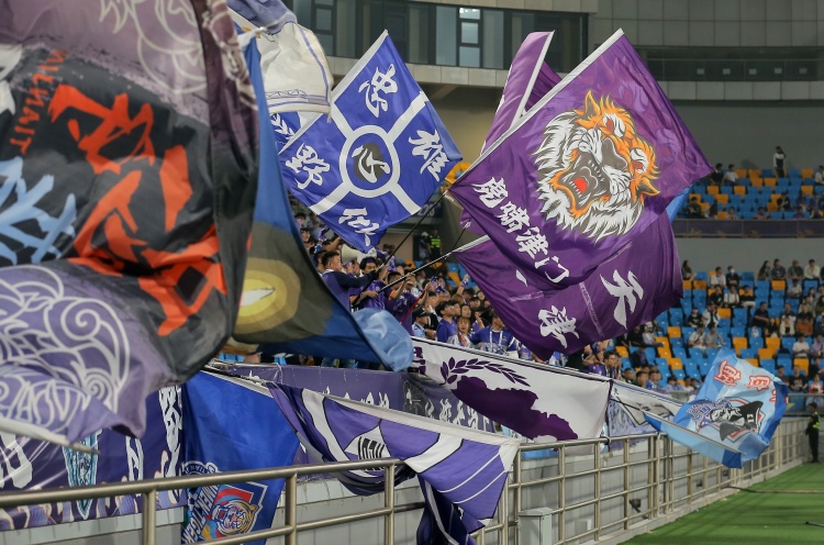 津门虎3-2逆转云南玉昆 场边球迷离世巴顿悼念 津门虎3-2逆转云南玉昆 场边球迷离世巴顿悼念