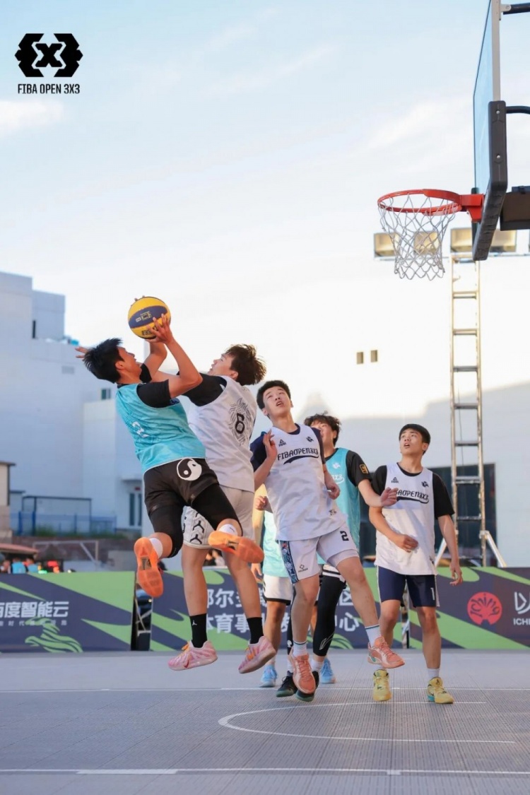 FIBA Open 3×3东胜分站战罢 黑色闪电与海底小纵队分获组别冠军 FIBA Open 3×3东胜分站战罢 黑色闪电与海底小纵队分获组别冠军