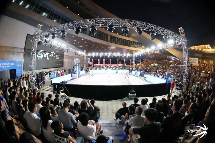 连续四年承办超三联赛,靖江赛区日均客流1.5万人次 连续四年承办超三联赛,靖江赛区日均客流1.5万人次