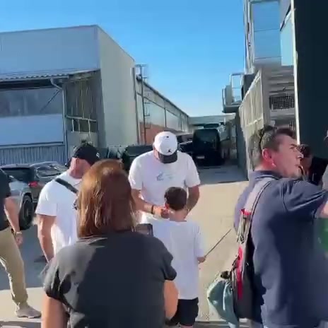 又换新项目了!东契奇带领队友们前往郊区进行保龄球对决 又换新项目了!东契奇带领队友们前往郊区进行保龄球对决