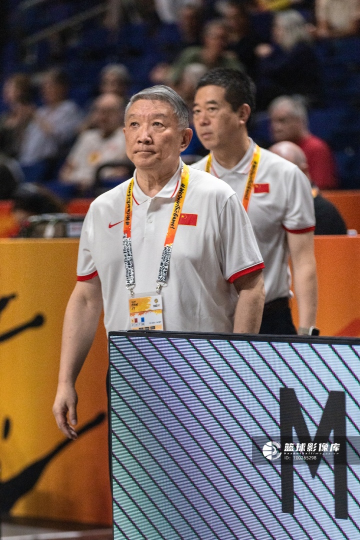 杨毅:中国女篮目前人员水平 根本不具备靠外线打先进篮球的能力