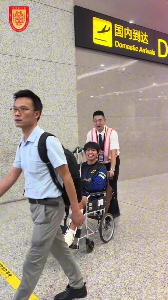 重庆铜梁龙晒有缘一幕：李镇全完成手术返回重庆，偶遇汪士钦
