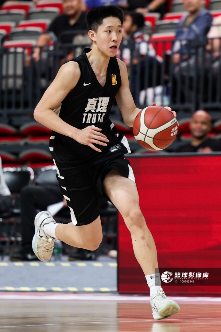 把张宇辰当驴使！媒体人吐槽：临走之前还得打这个比赛 玩命用他